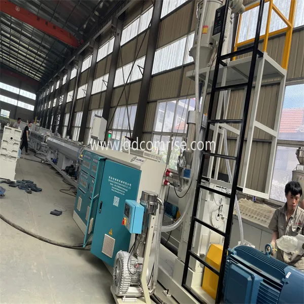 Comrise Company-k milioika 3Layers Extrusion PE PIPeko makina bezero bakarreko eskaerak egiten ditu.